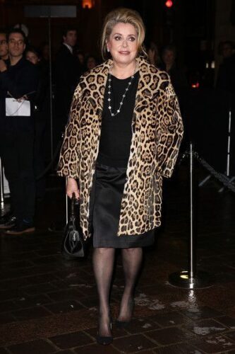 カトリーヌ・ドヌーヴ ヒョウ柄　Catherine Deneuve leopard print